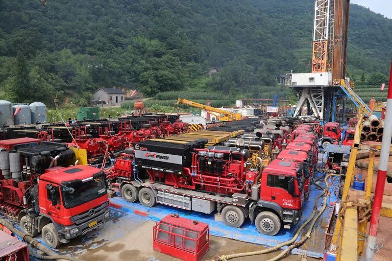 酸化壓裂軟管：在酸化壓裂作業中的關鍵應用